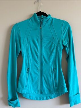 Lululemon jacket size 4